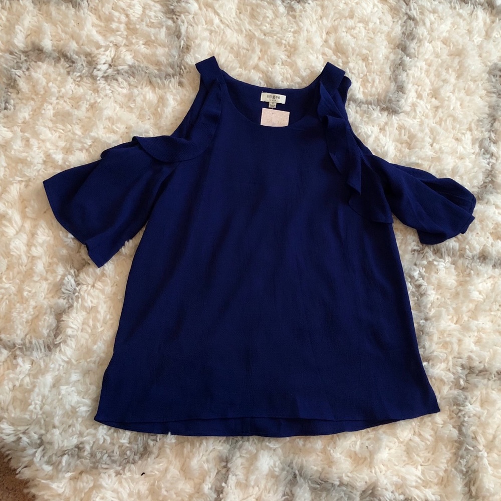 ❌SOLD❌NWT Umgee Cold Shoulder Shirt
